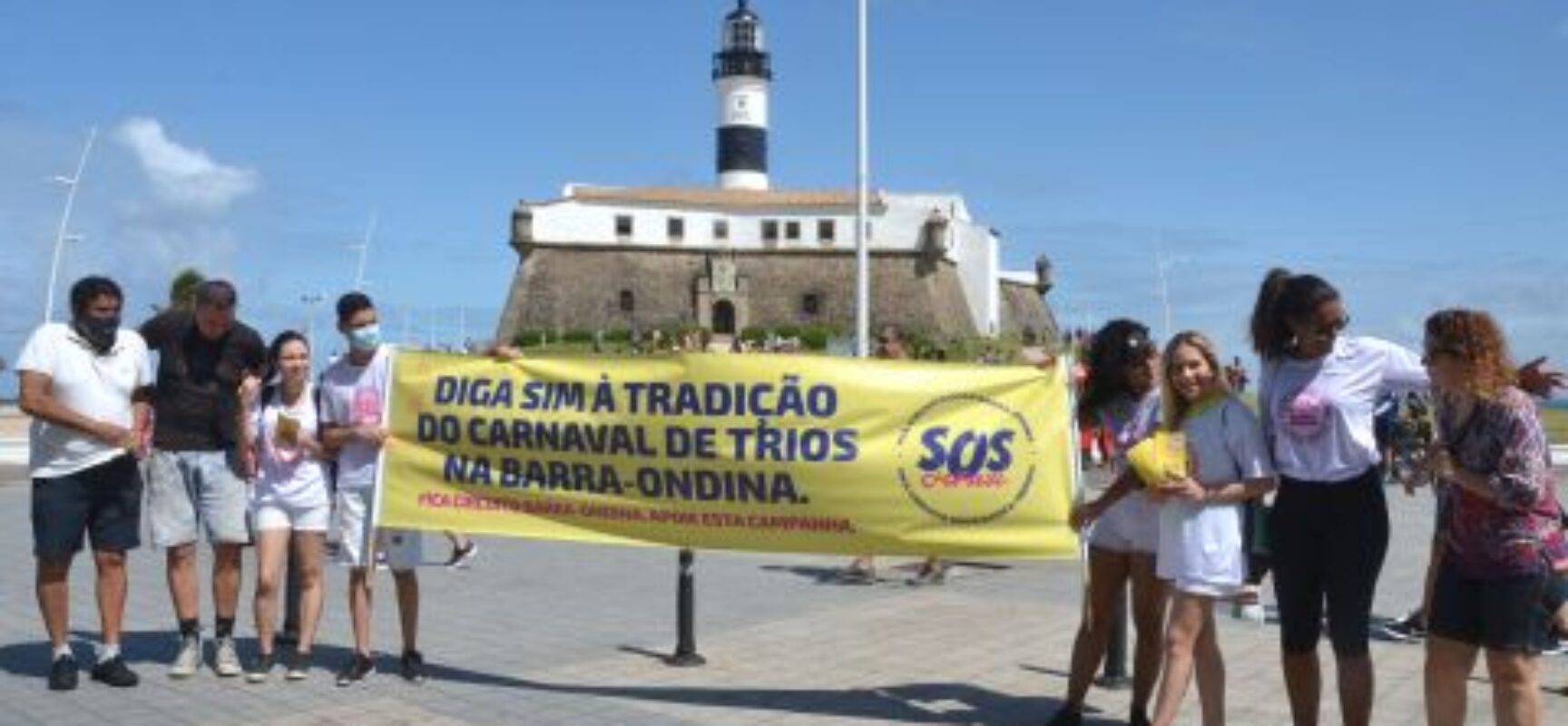 Grupo se manifesta contra mudança no Carnaval de Salvador
