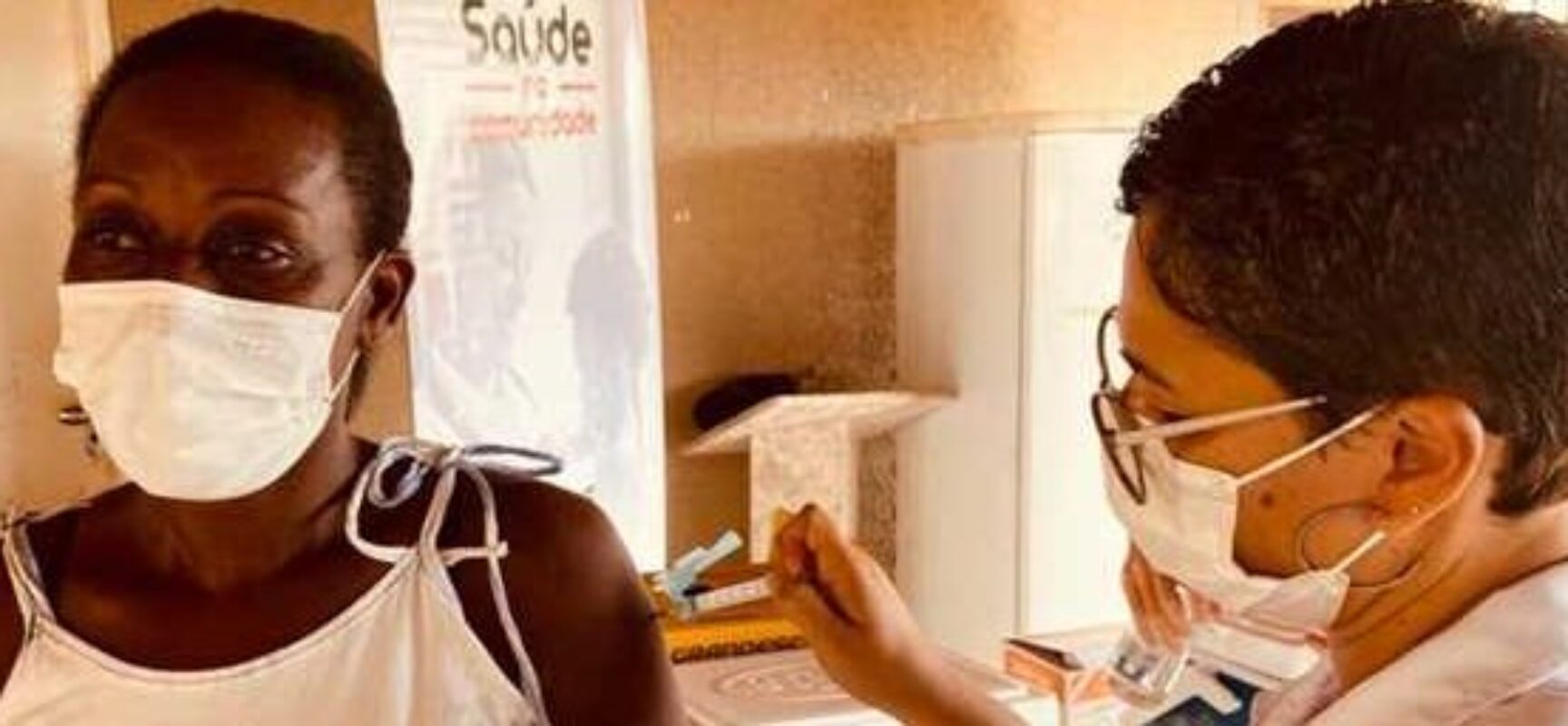 Ilhéus aplica 4ª dose em público de 40 anos ou mais; imunização começa nesta segunda