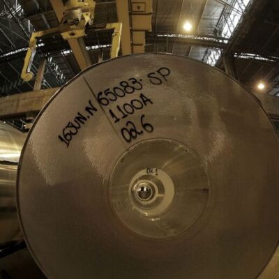 Indústrias empregavam 7,7 milhões de pessoas em 2020, aponta IBGE