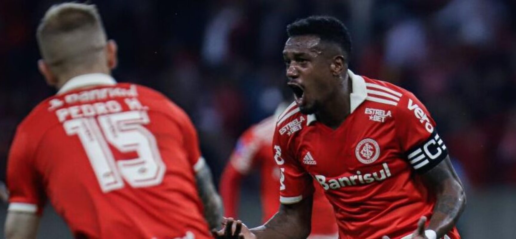 Inter marca nos acréscimos e vence o América-MG no Brasileirão