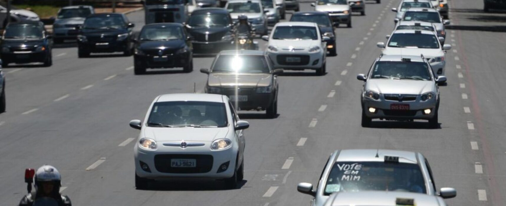 MP libera R$ 10,9 bi para auxílios a caminhoneiros e taxistas