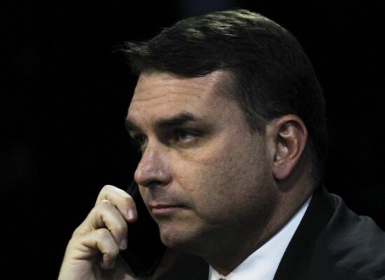 Receita impõe sigilo de 100 anos sobre ação a favor de Flávio Bolsonaro no caso das “rachadinhas”