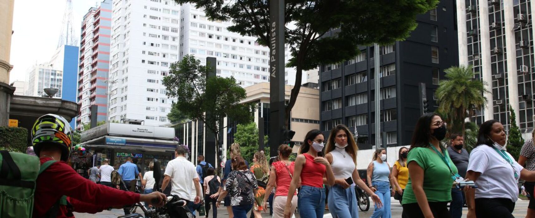 Taxa de desemprego cai para 9,3% no segundo trimestre