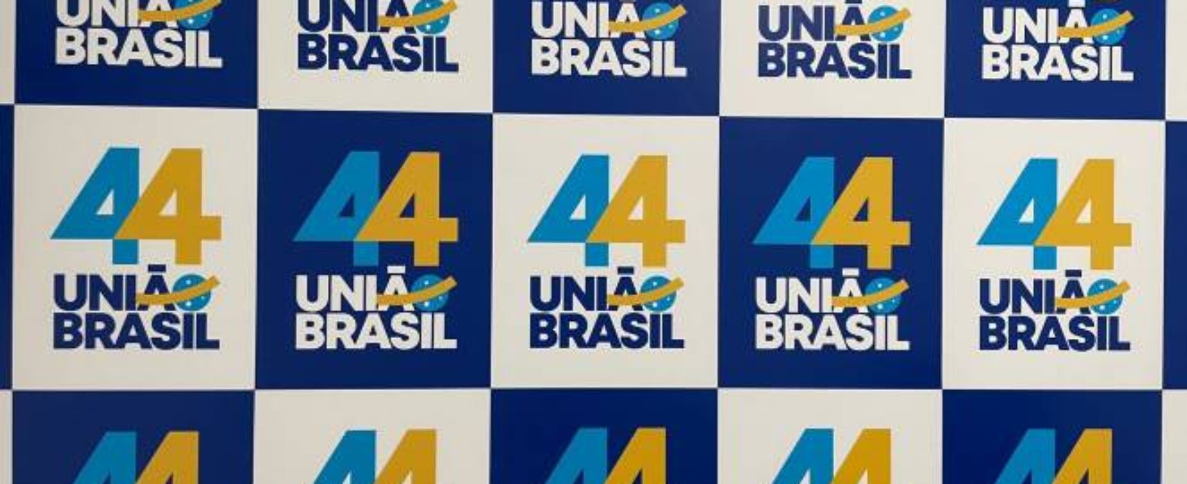 ILHÉUS: Valderico Júnior mostra força política em lançamento das linhas mestras do seu programa de governo