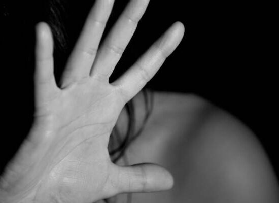 Datafolha: 1 a cada 3 brasileiros diz ter sido vítima de agressão sexual na infância