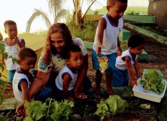 Creche Municipal Elzo Pinho de Magalhães desenvolve projeto que incentiva a leitura e a alimentação saudável