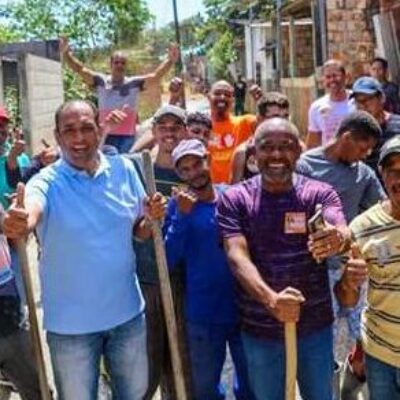 Prefeito Mário Alexandre confere pavimentação comunitária no bairro Nossa Senhora da Vitória