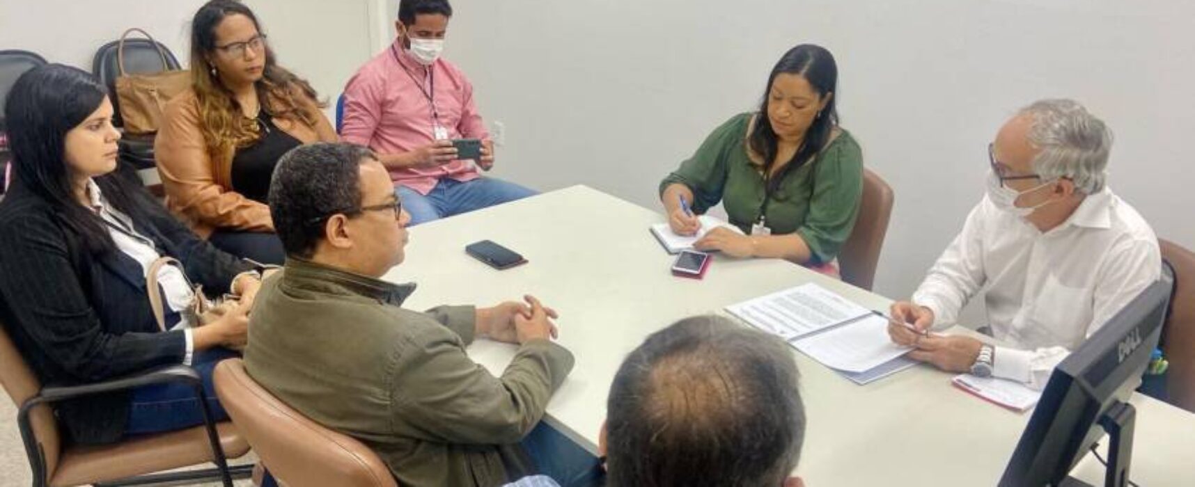 Secretário Municipal da Educação participa de audiência com representantes do Núcleo da Justiça Restaurativa de Itabuna