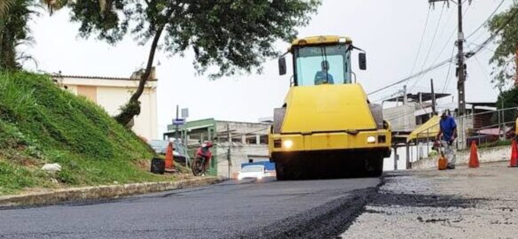Prefeitura executa recapeamento da Rua de Mutuns e da praça do Santa Inês