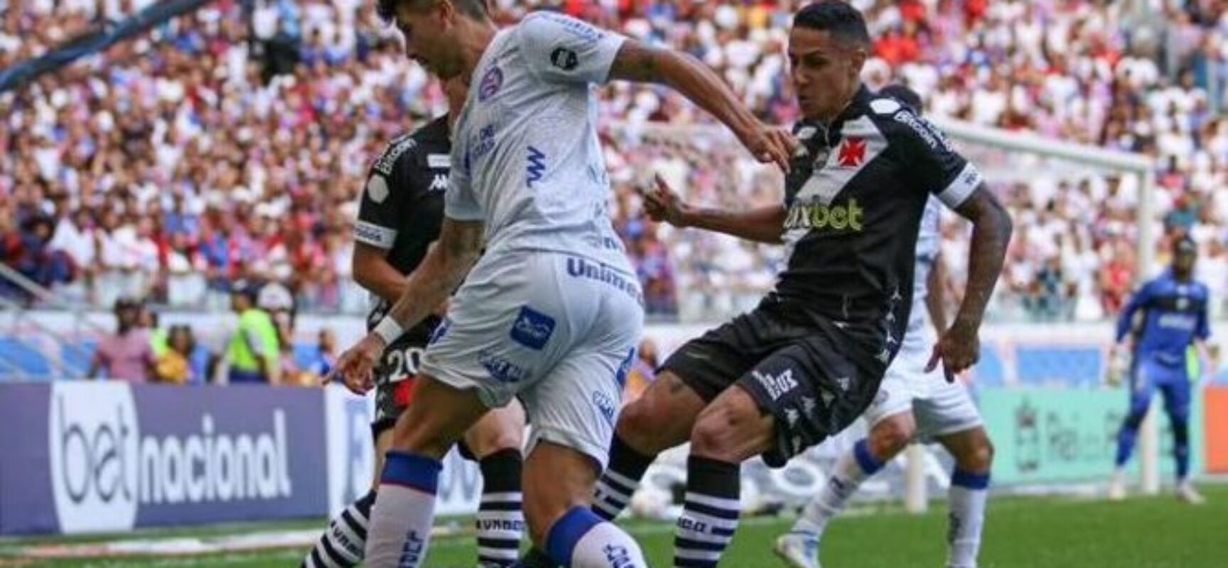Com recorde de público, Bahia vence o Vasco de virada, 2 x 1