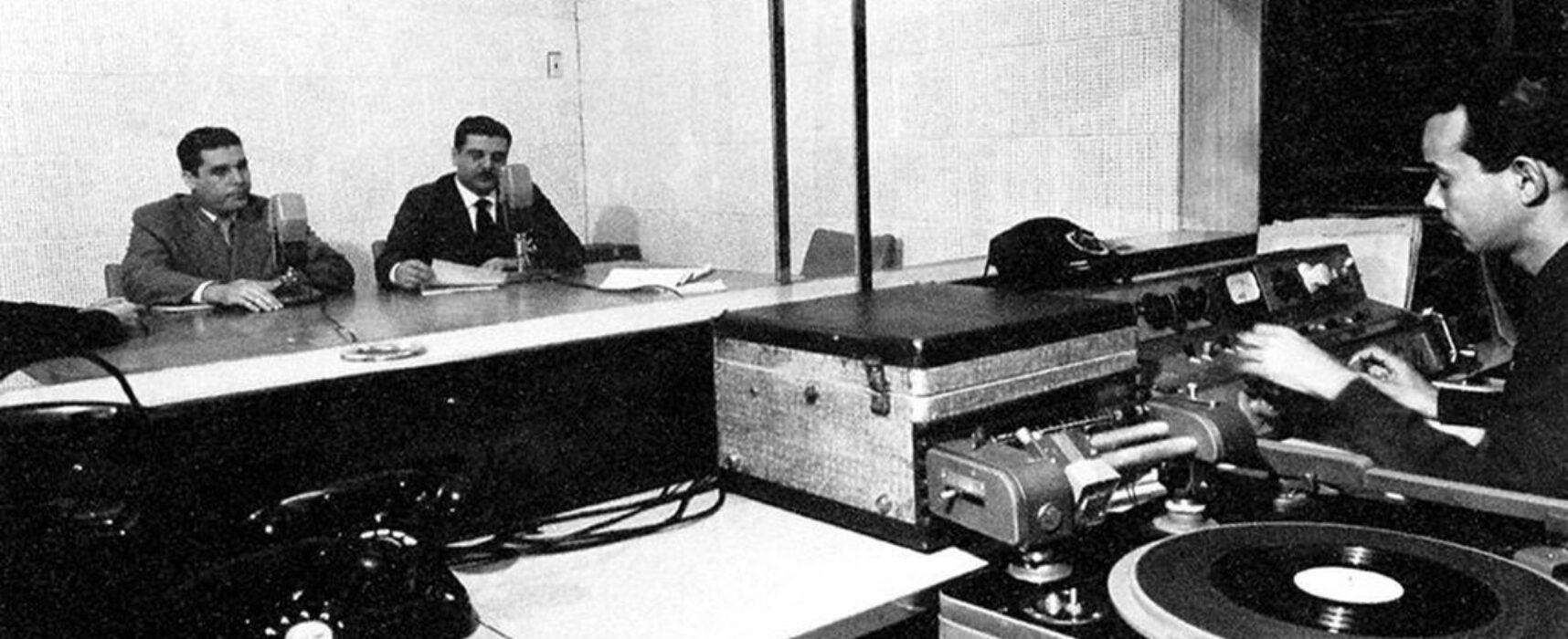 Cem anos do rádio no Brasil: conheça a história do Repórter Esso