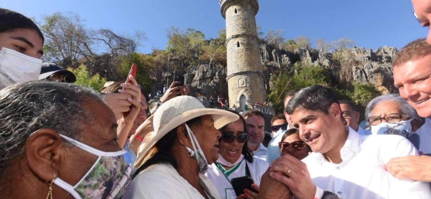 Em Bom Jesus da Lapa, Neto ressalta importância do turismo religioso para a geração de empregos