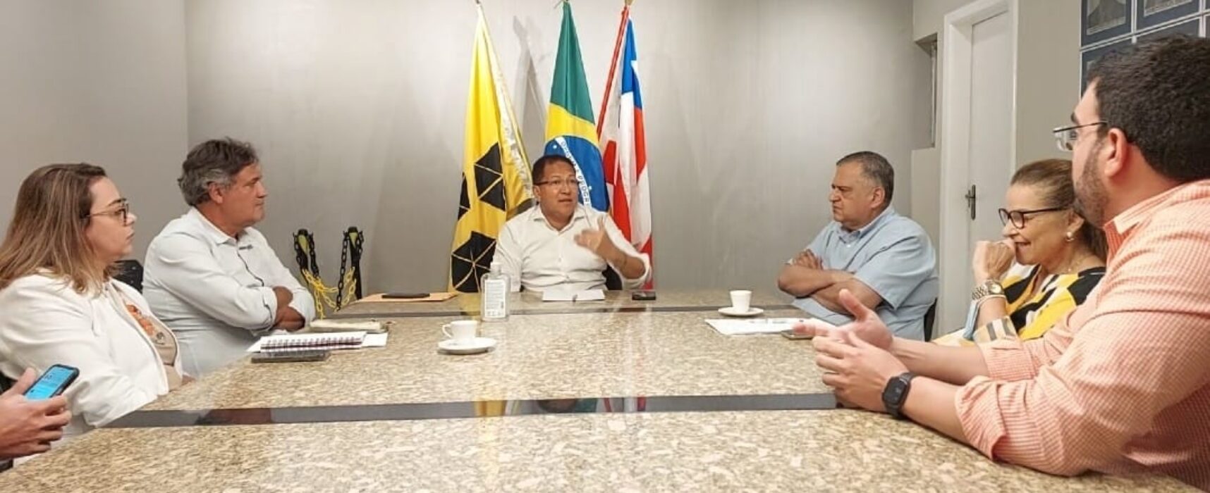 Prefeito de Itabuna recebe comitiva de banco para falar sobre infraestrutura