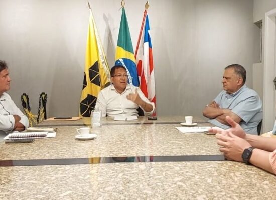 Prefeito de Itabuna recebe comitiva de banco para falar sobre infraestrutura