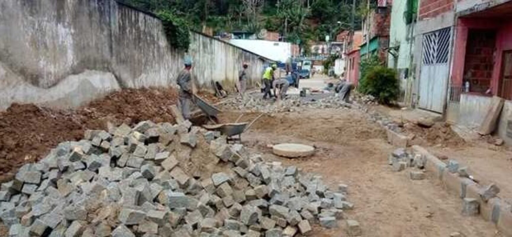 Prefeitura de Ilhéus realiza pavimentação na Vila Freitas