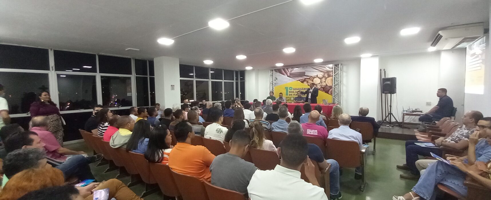 Seminário reúne 90 participantes e abre diálogo para formação do Polo Moveleiro de Itabuna