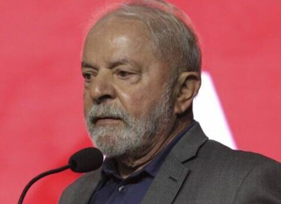 PT pode perder domínio da Saúde e da Educação para garantir apoios a Lula