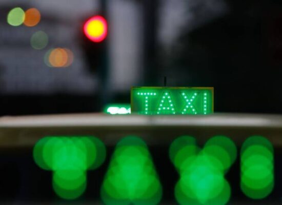 Prefeituras cadastraram 325 mil taxistas para receber o Bem-Taxista