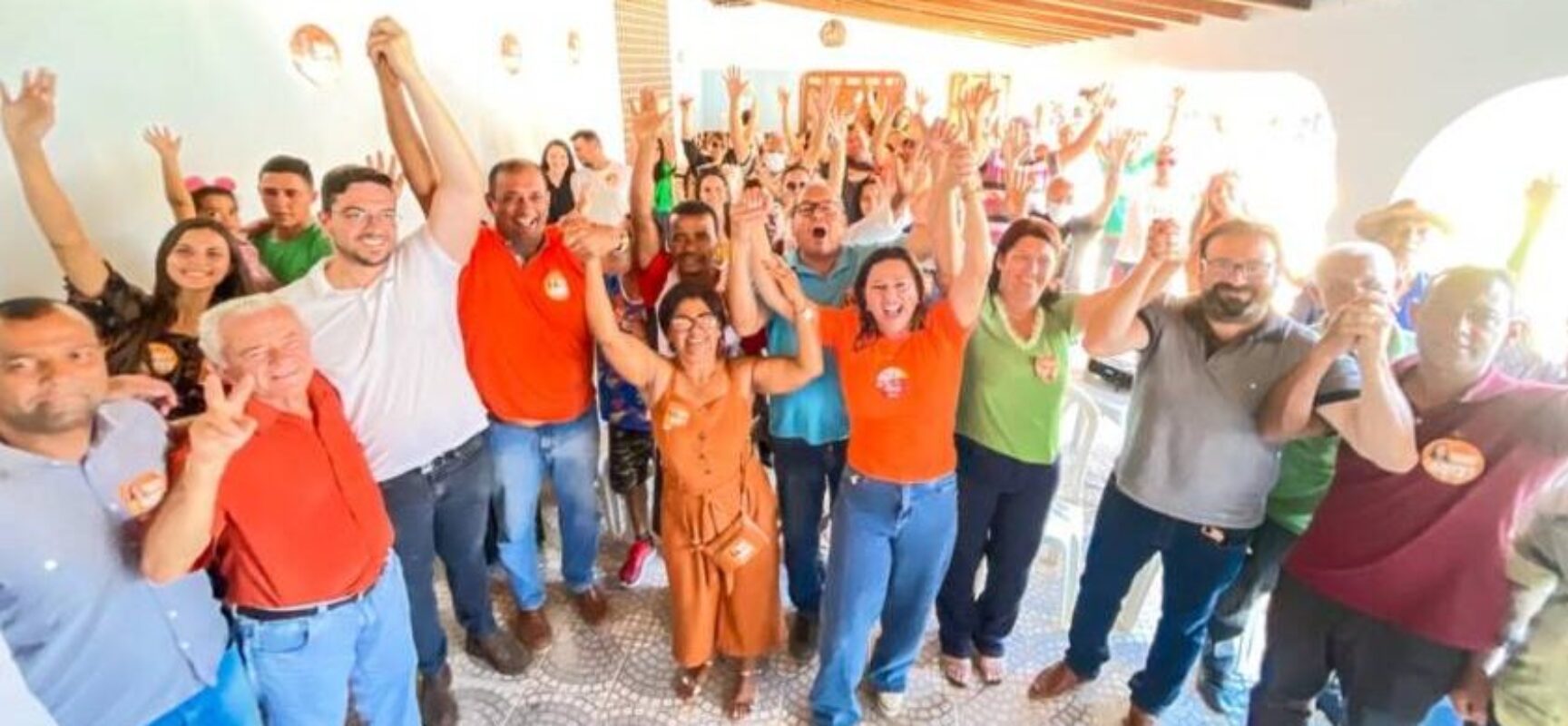 Soane percorre sudoeste e em Condeúba recebe apoios à sua candidatura