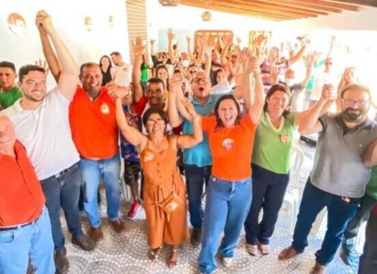 Soane percorre sudoeste e em Condeúba recebe apoios à sua candidatura