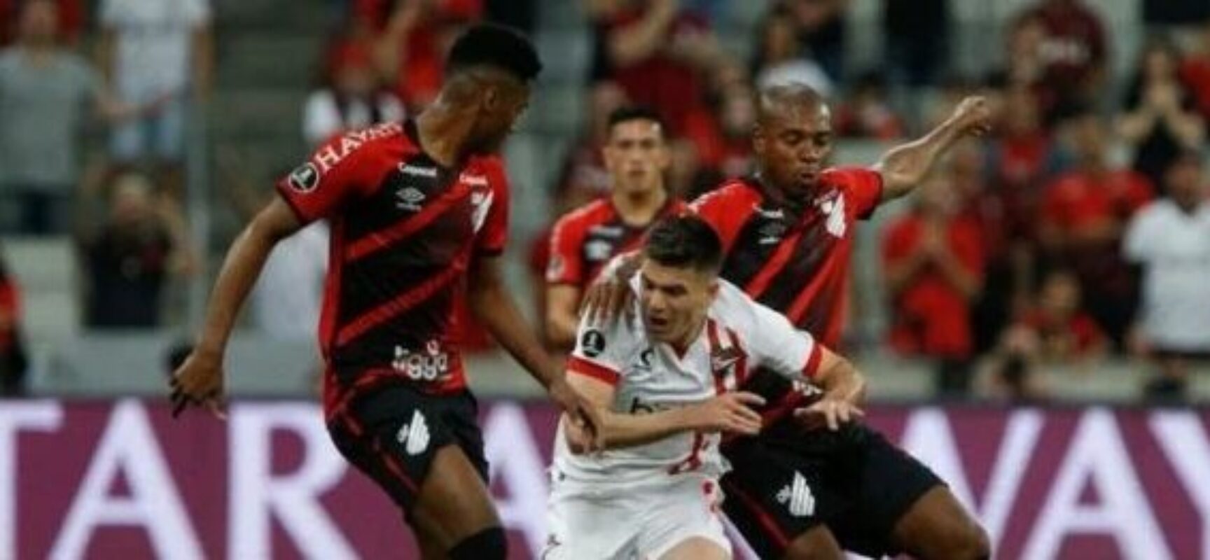 Libertadores: Athletico busca empate, elimina Palmeiras e vai à final