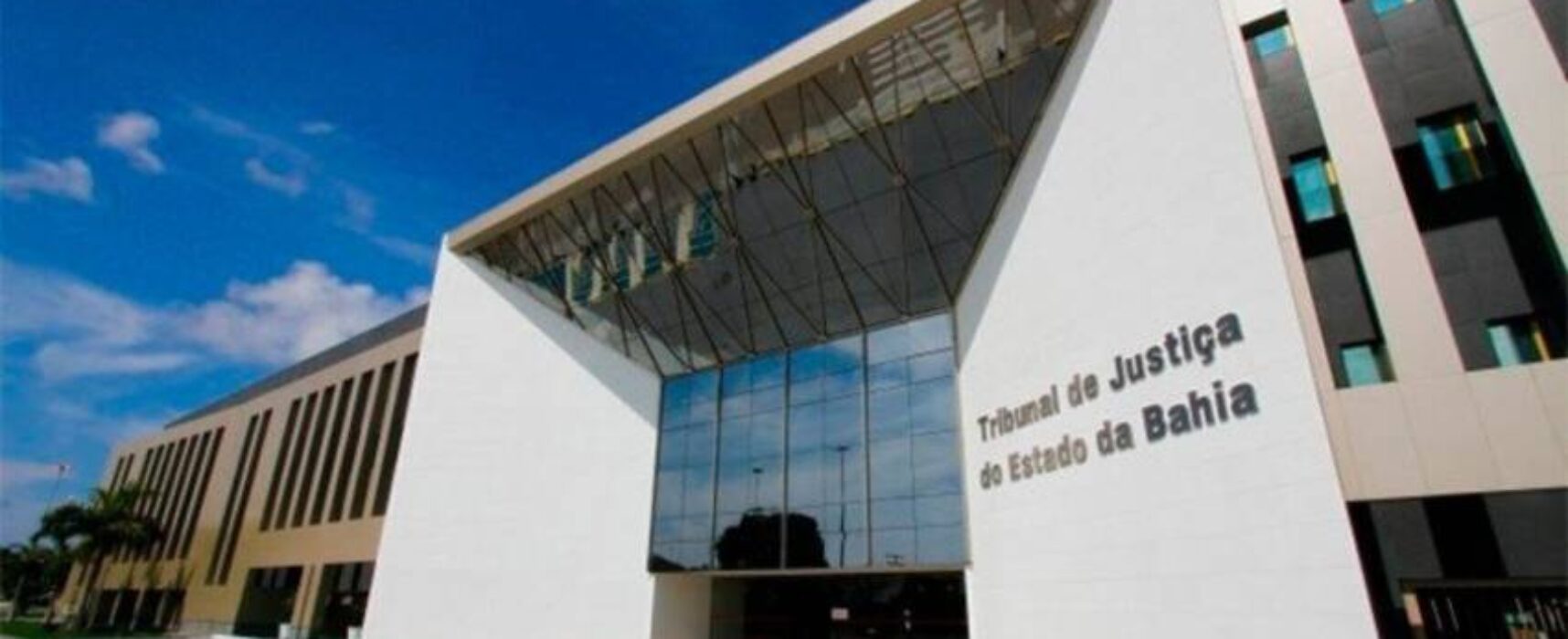 Justiça determina exoneração de procuradores e assessores jurídicos de Vitória da Conquista