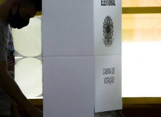 TRE-BA alerta eleitores baianos para que consultem locais de votação