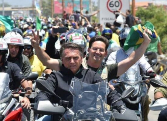 Bolsonaro participa de motociata em Juazeiro