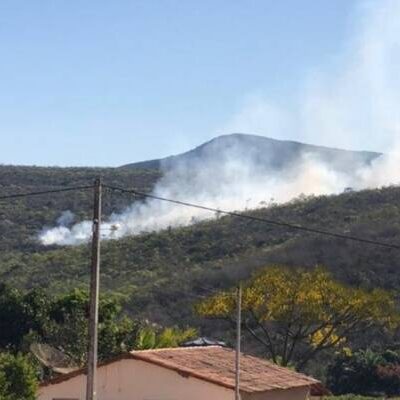 Incêndio em Iraquara, na Chapada Diamantina, dura há três dias