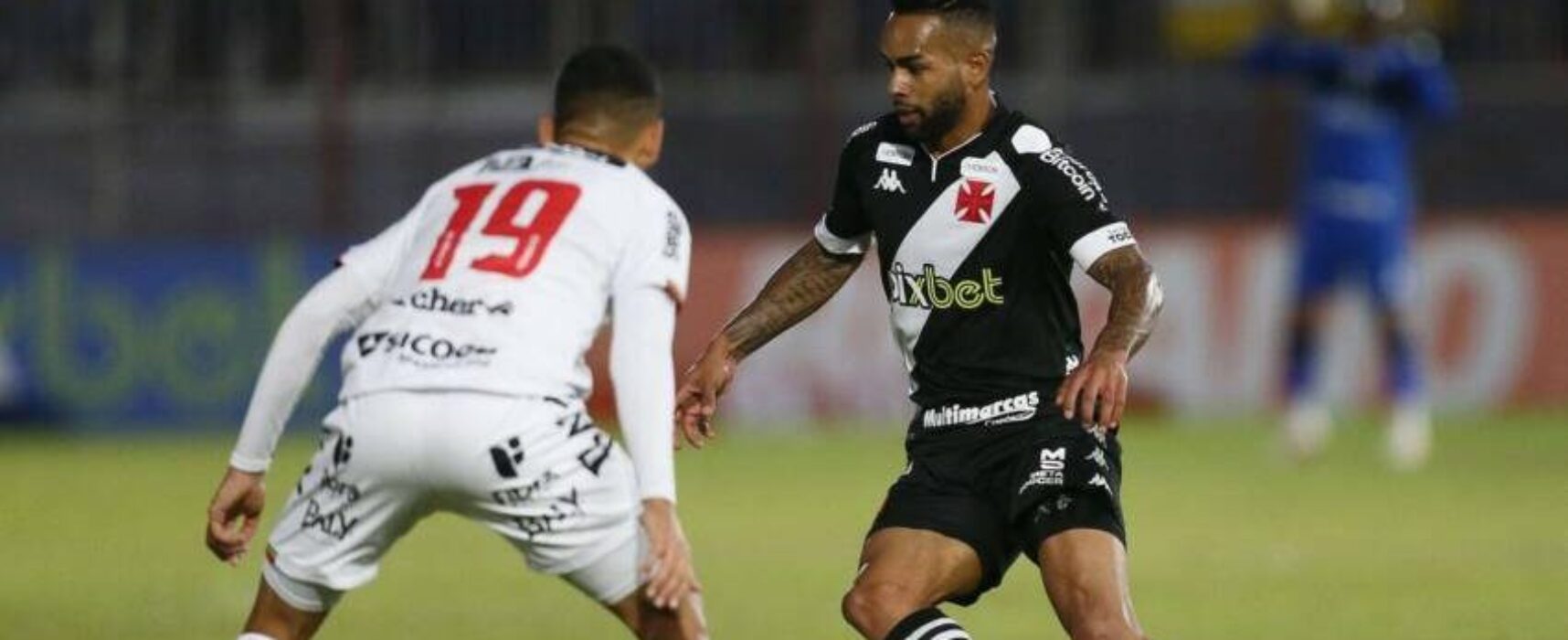 Vasco perde para Brusque em jogo no qual teve dois gols anulados