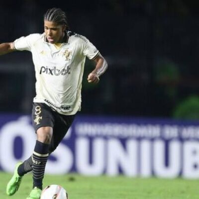Vasco goleia Náutico para se manter no G4 da Série B