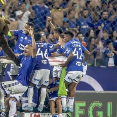 Cruzeiro derrota o Vasco e retorna à Série A do Brasileiro