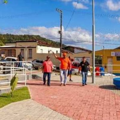 Prefeitura de Ilhéus recupera estrada e entrega praça revitalizada à comunidade de Inema