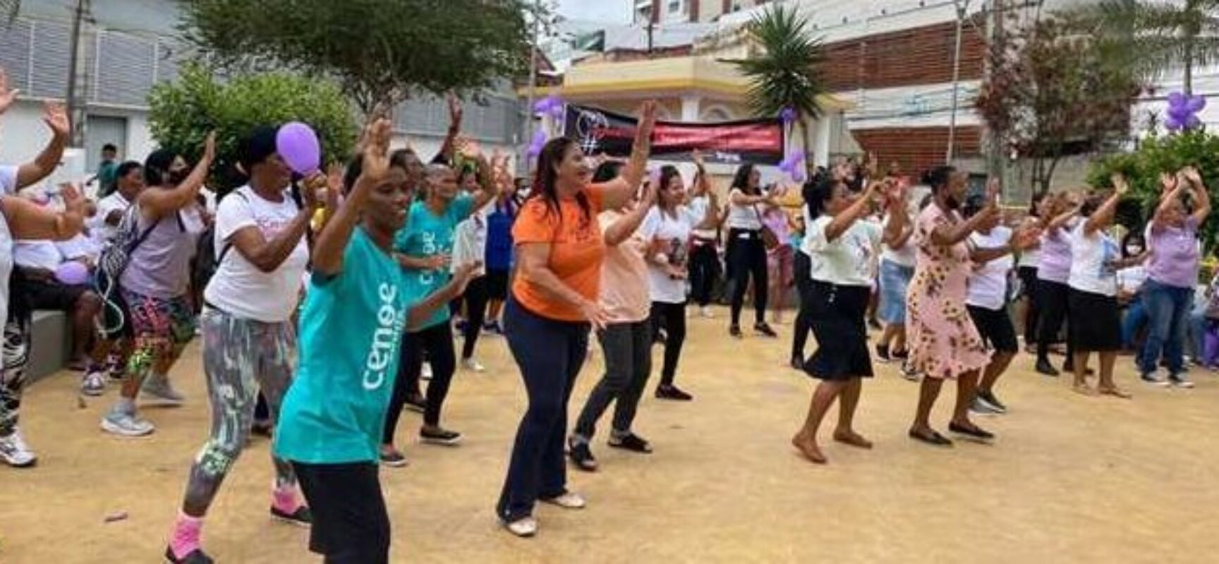 Município realiza aulão de Zumba para encerrar atividades do Agosto Lilás em Ilhéus