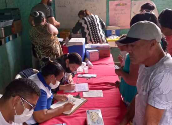 Busca ativa da Secretaria Municipal de Saúde vacinou 126 moradores na Vila de Mutuns