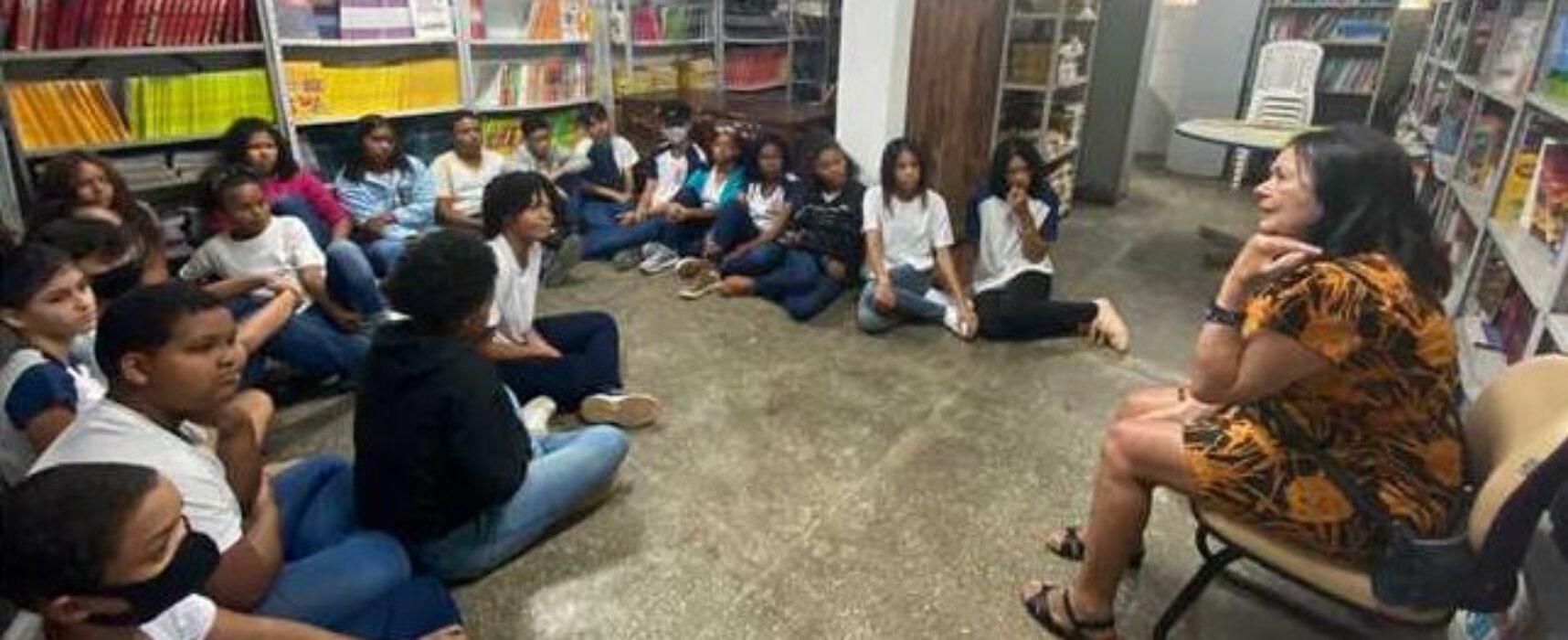 Alunos da rede municipal de Ilhéus lançam coletâneas literárias nesta quinta-feira (15)