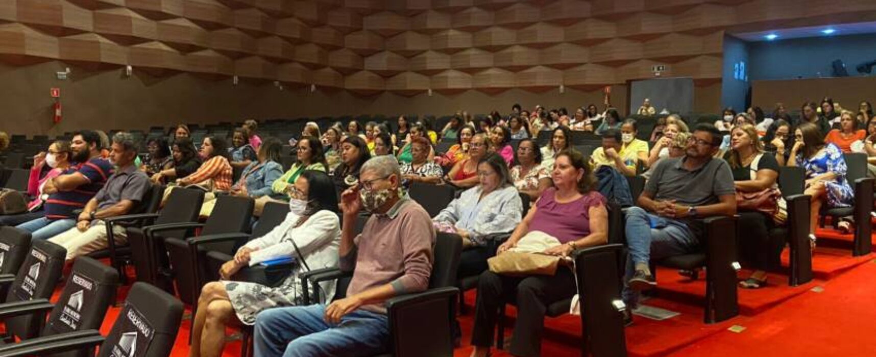 Secretaria Municipal da Educação promove encontro com professores