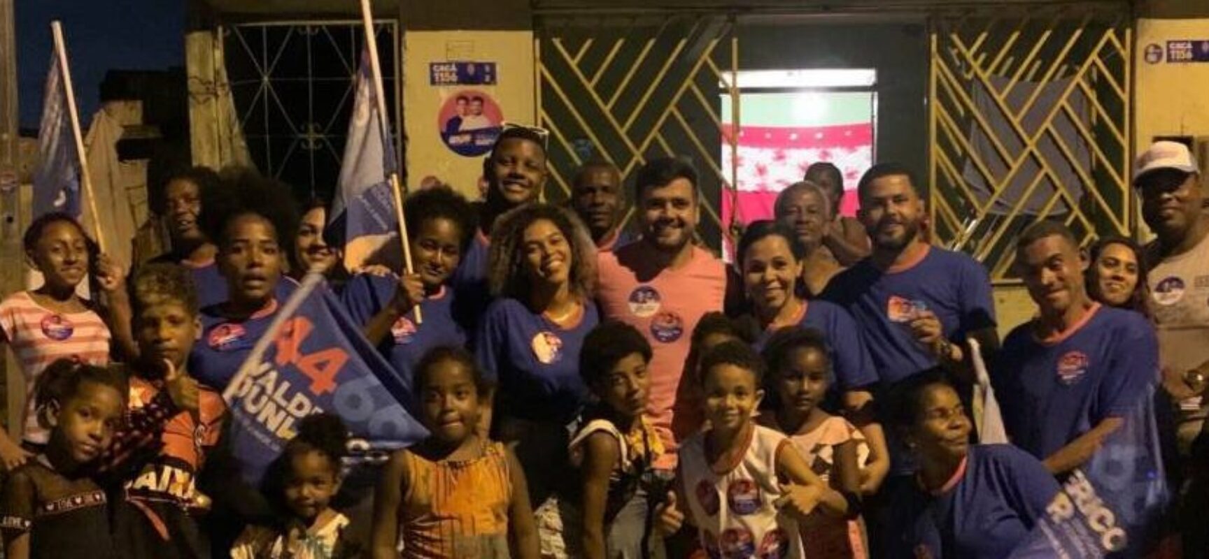 VALDERICO JUNIOR FIRMA COMPROMISSO COM MORADORES DO BASÍLIO