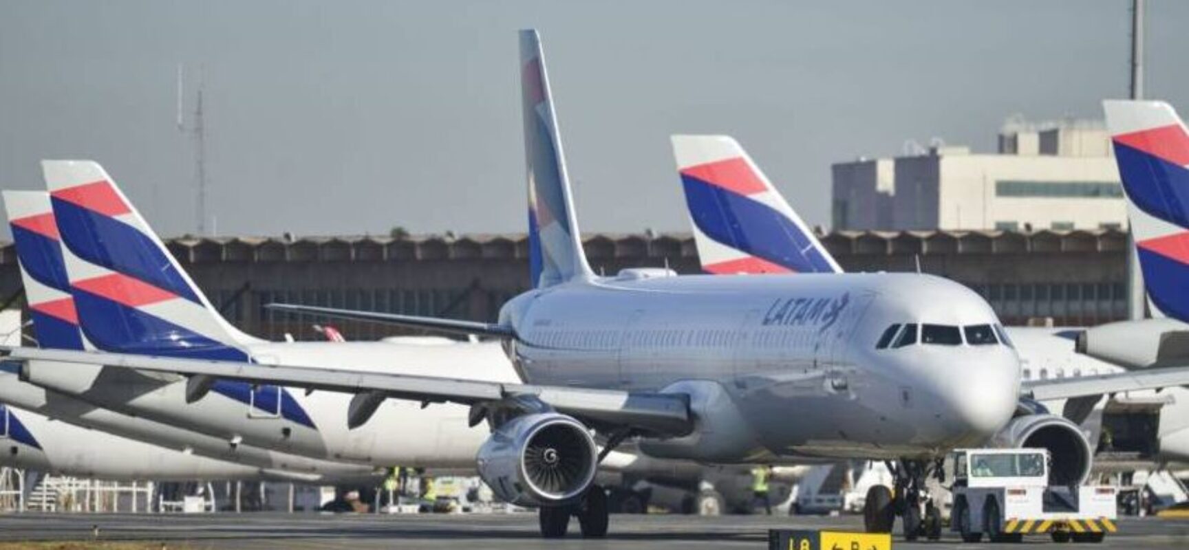 Greve nos aeroportos da Argentina faz empresas aéreas cancelarem voos