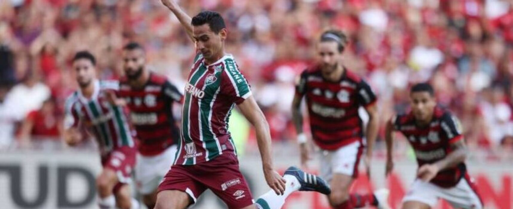 Fluminense bate Flamengo e dorme na vice-liderança do Brasileiro