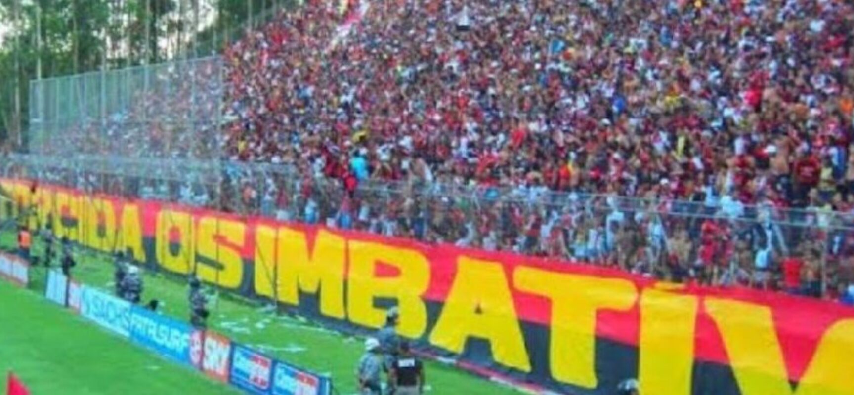 “Imbatíveis” também é proibida de comparecer aos estádios de futebol