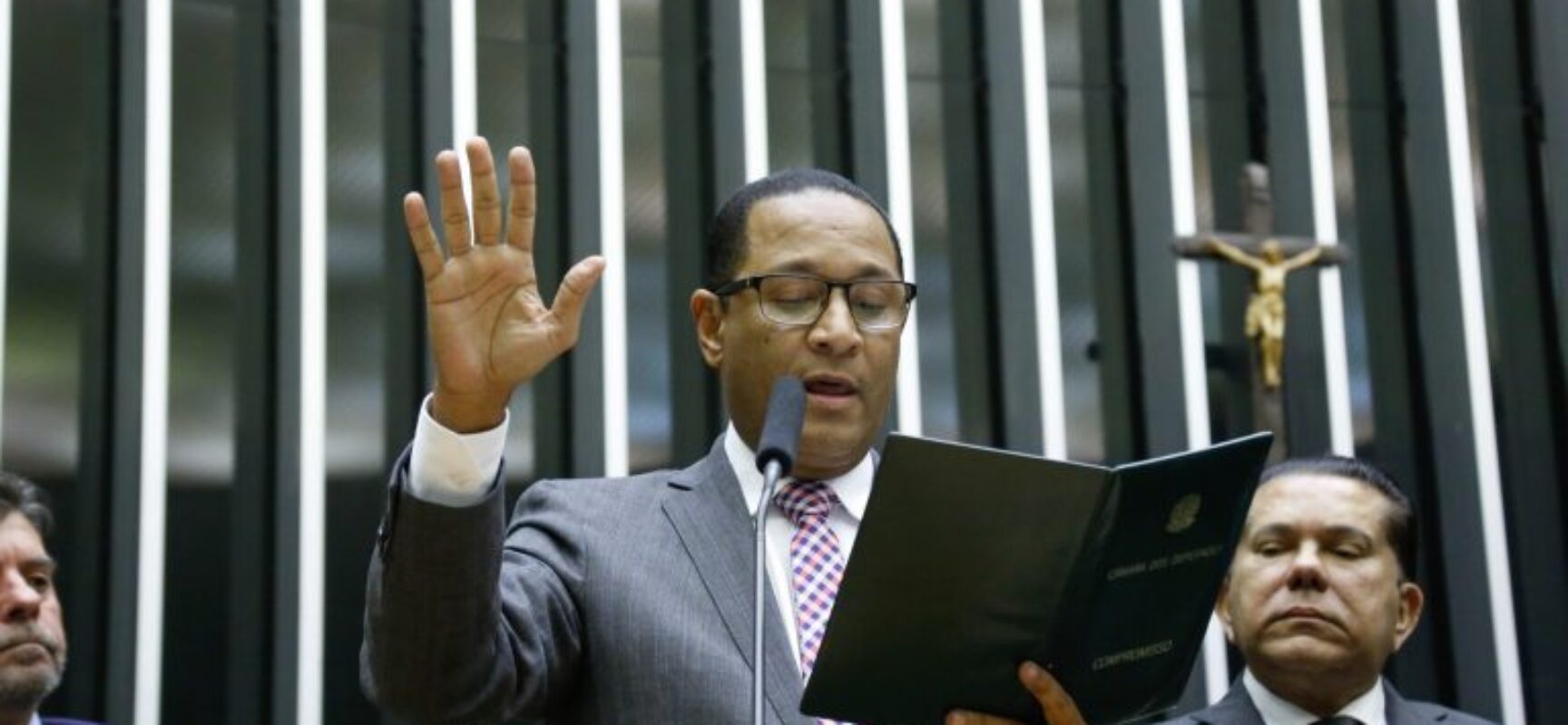 Projeto determina que documentos públicos estejam acessíveis às pessoas com deficiência visual