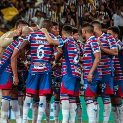 Com gol no fim, Fortaleza vira e vence o Flamengo no Castelão pelo Brasileirão