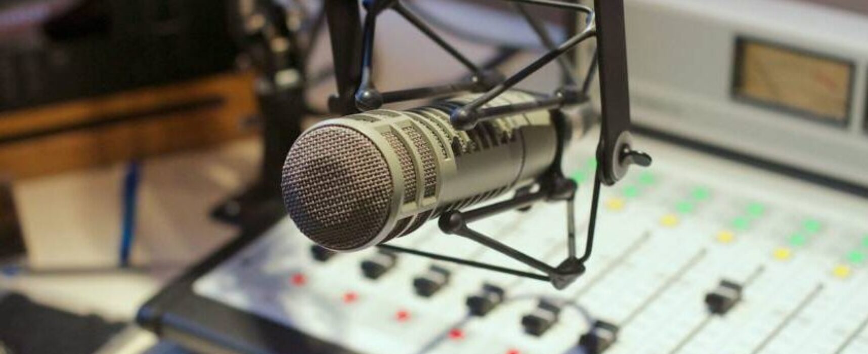 Prazo para parcelar débitos de emissoras de rádio e TV acaba hoje