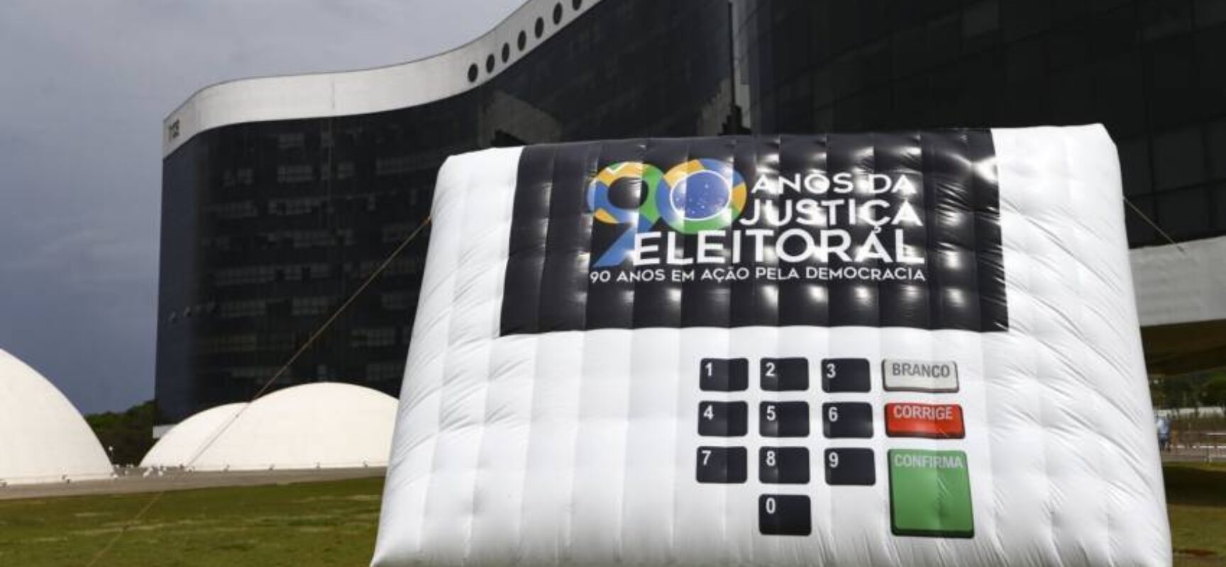 Casos de campanha eleitoral em igrejas chegam a tribunais de 7 estados