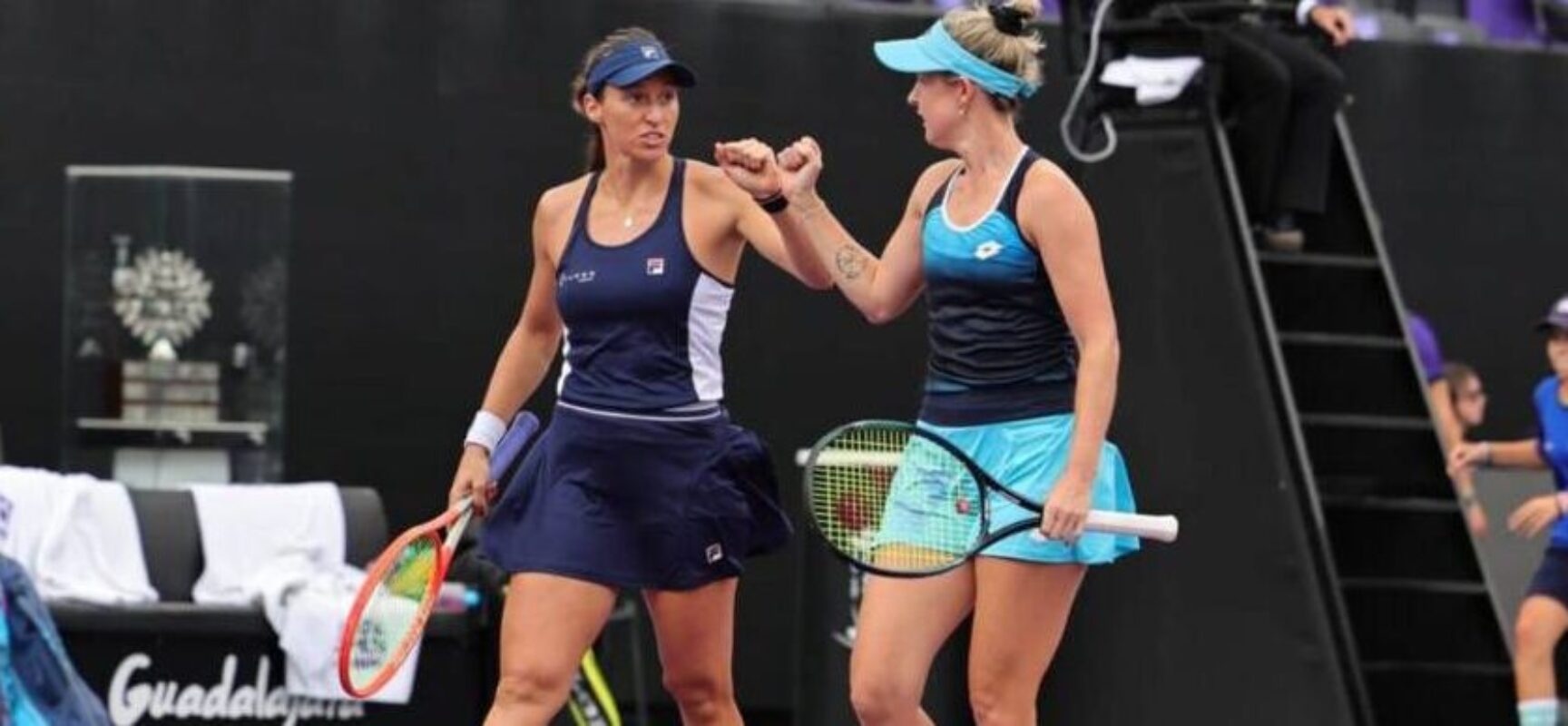 Luisa Stefani e Storm Sanders vão à final do WTA 1000 de Guadalajara