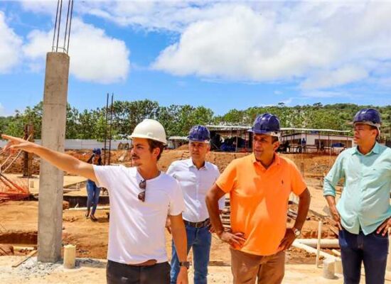 Com Policlínica de Saúde, Estado investe mais R$ 19 milhões em Ilhéus; prefeito visita obras