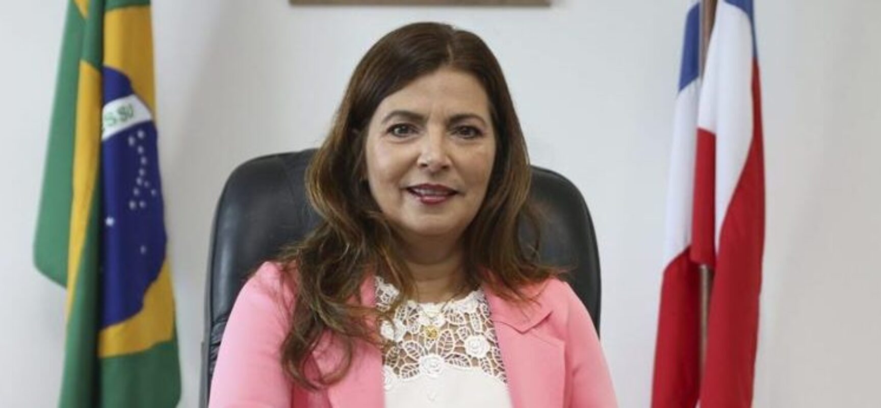 Câmara de Ilhéus concede título de cidadã ilheense para Adélia Pinheiro