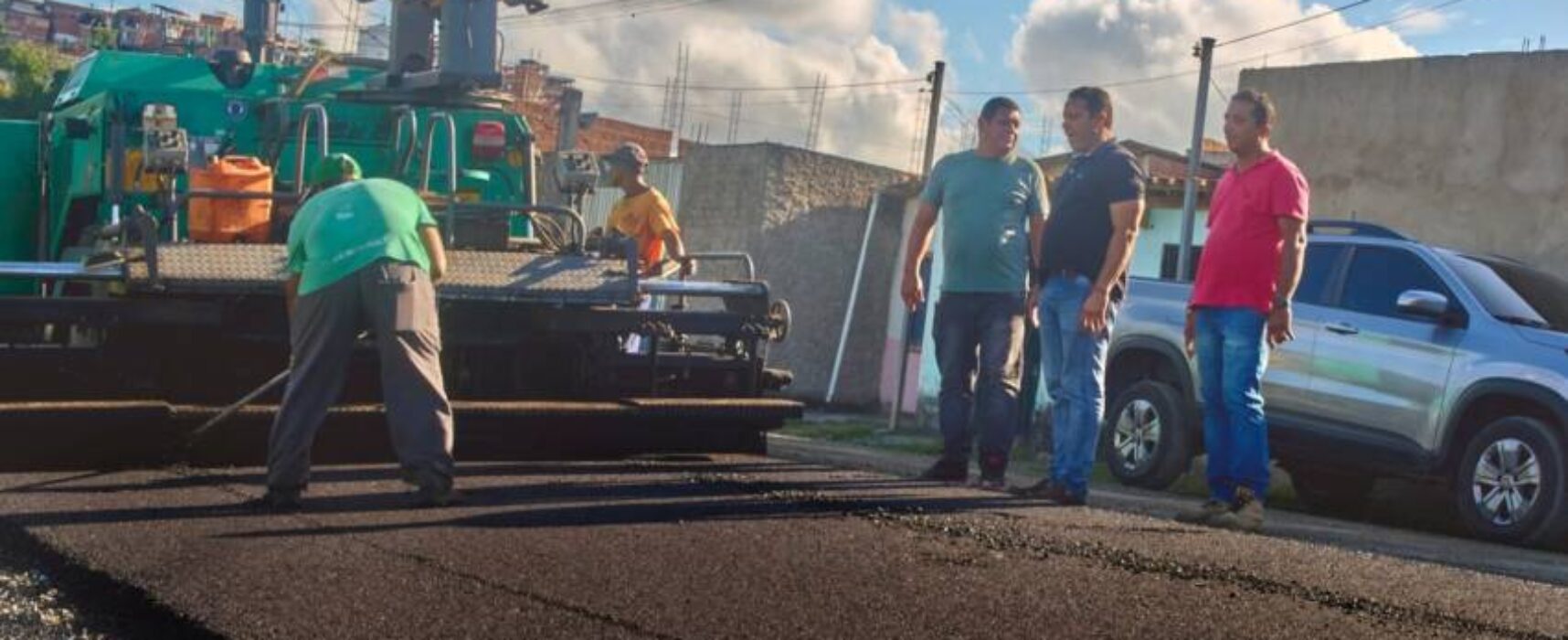Moradores do Daniel Gomes contentes com a pavimentação da Rua Josefa Soares