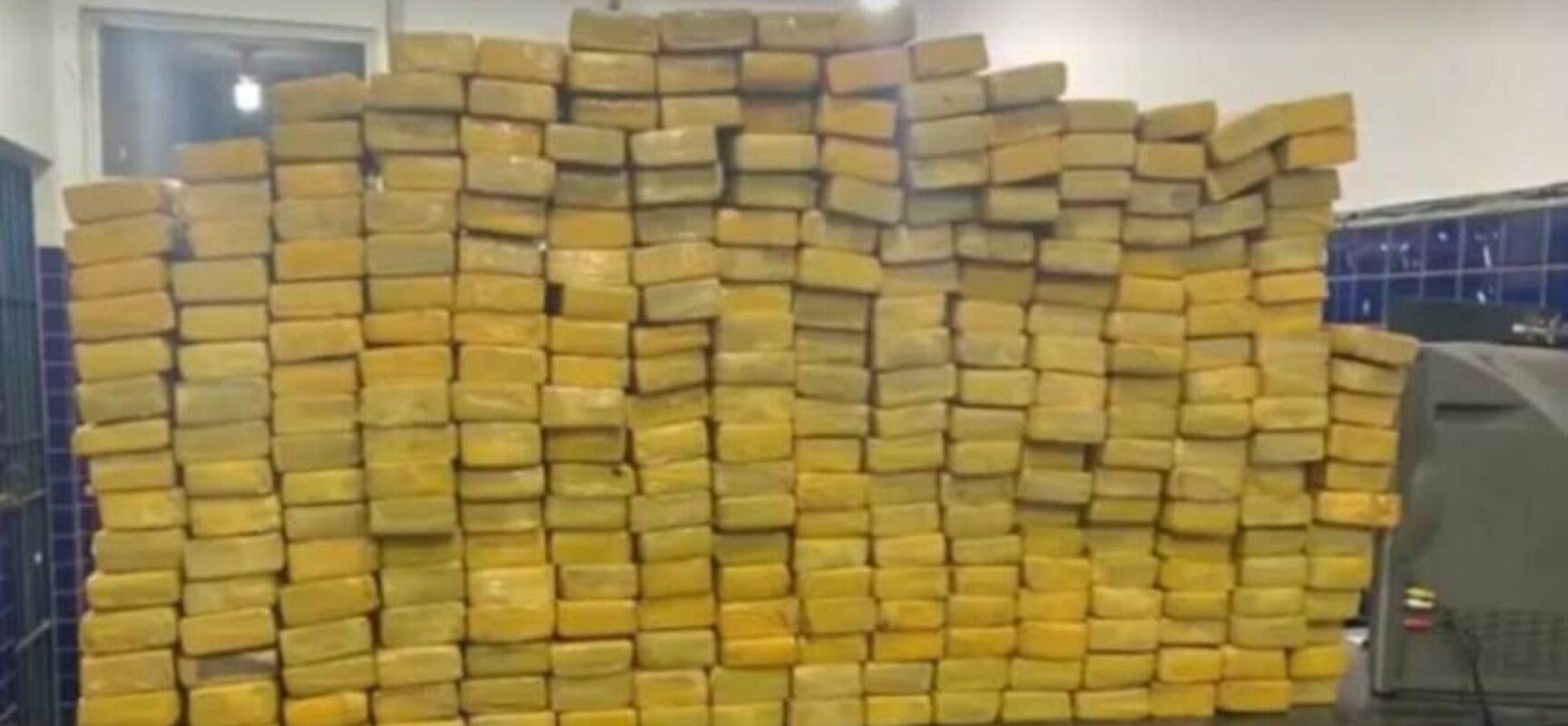 Homem é preso com 300 quilos de drogas em Santo Antônio de Jesus